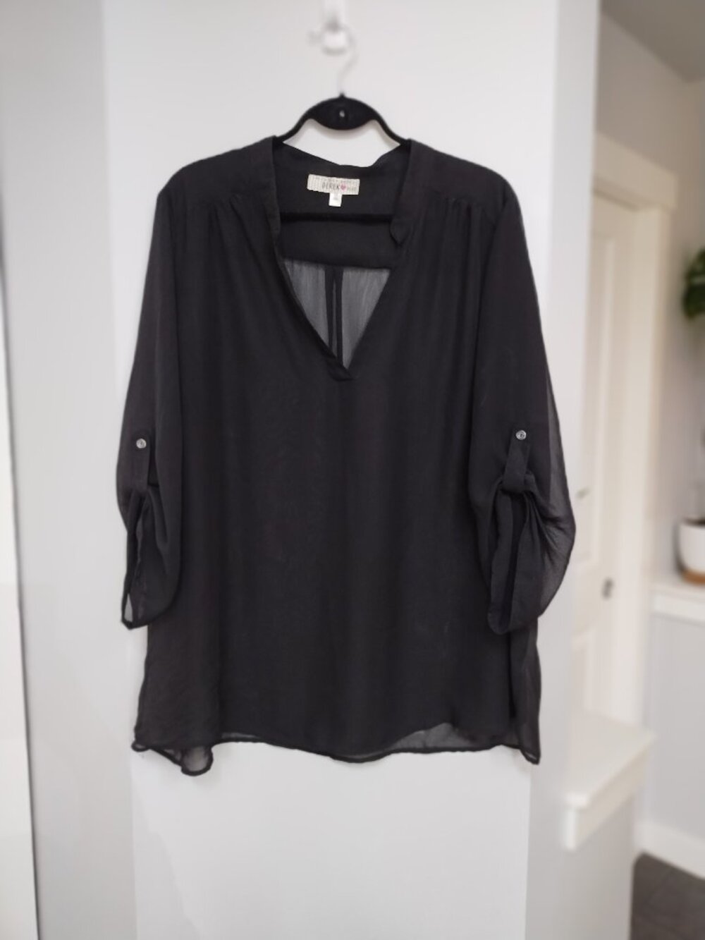 Derek Heart sheer 3/4 sleeve pullover blouse